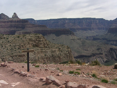 View back into canyon from Skelton Point