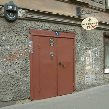 Exterior door to Mini-hotel Pio