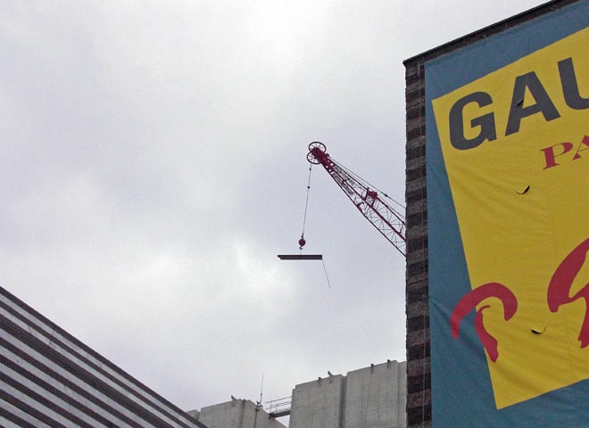Construction crane at Cleveland Museum of Art
