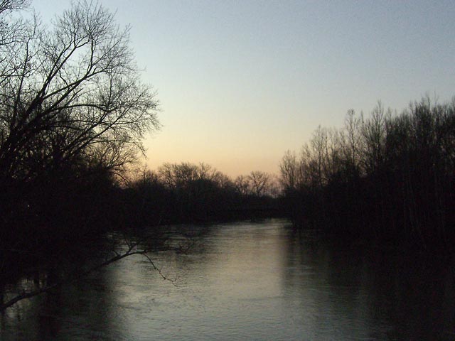Dawn over the White River