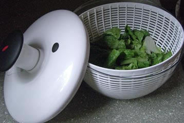 OXO salad spinner