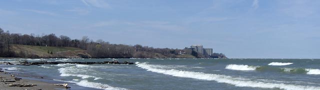 Waves rolling in at Edgewater beach