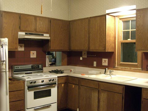 Kitchen cabinets and counter prior to renovation