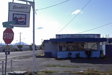 Blondie' restaurant, apparently closed for good