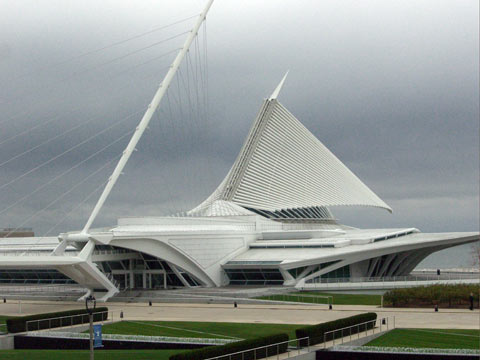 Exterior view of new building, Milwaukee Museum of Art